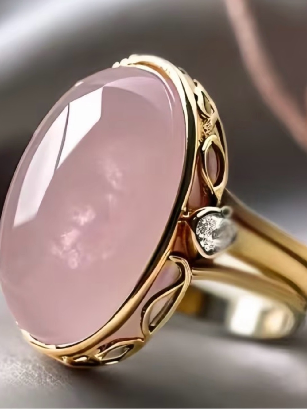 Vintage KC Gold Plated Oval Rose Quartz Cabochon Cocktail Ring Size 8 - Picture 3 of 4